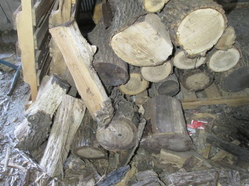 Firewood and wooden pallets (see ph...