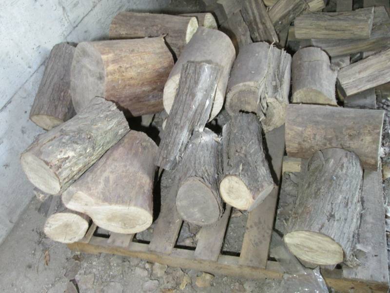 Large wooden pallet of fire wood (s...