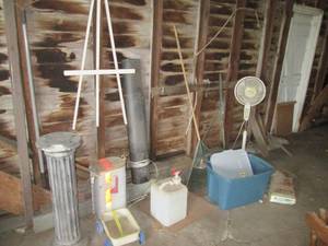 Large lot including easel, pedestal...