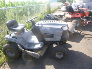 Craftsman T1000 Riding Lawn Mower