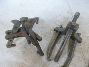 2 Gear Pullers
