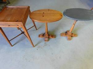 lot 16 image: 3 small tables -solid wood