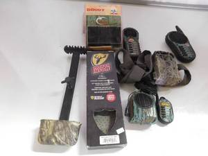lot 112 image: Hunting equipment