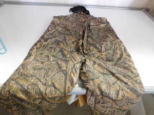 lot 120 image: Browning camouflage hunting bibs