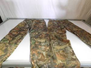 lot 123 image: 2 - pair of camouflage pants