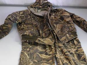 lot 131 image: Farmland jacket and pants