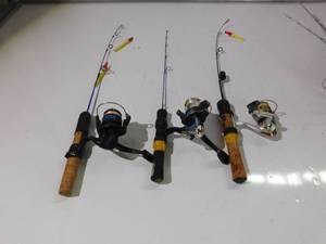 lot 140 image: 3 ice fishing rod and reel combos