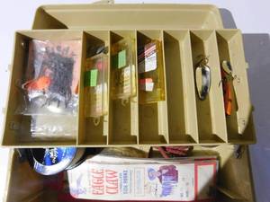 lot 180 image: Old pal woodstream tackle box with fishing tackle