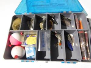lot 192 image: Plano mini magnum tackle box with fishing tackle