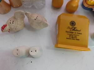 lot 207 image: Wood and ceramic salt & pepper shakers