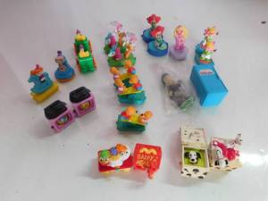 lot 217 image: Mcdonald toys and a baseball (Corey Koskie) bobble head