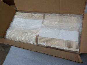 Case of 900 Dixie Ultra Beige Plast...