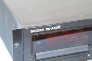lot 35 image: Tascam CD-A500 Combo  Integrated CD Player & Audio Cassette Deck