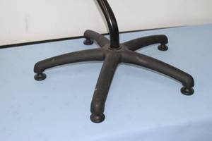 lot 115 image: Vantage Point VP Elite Audio Video Stand