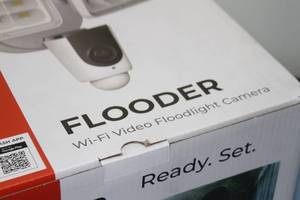 lot 12 image: ICRealTime IC Real Time Dash Flooder Outdoor Floodlight Flood Light Full HD Wi-Fi Surveillance Camera with Built-in Mic & Speaker