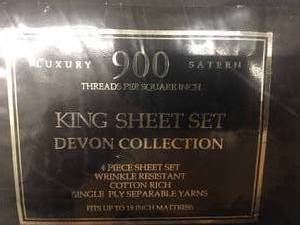 lot 35 image: Brand New Macys Devon 900 Thread Count King Size 4-Piece Sheet & Pillowcase Set
