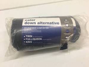 lot 37 image: Brand New King Size Down Alternative Microfiber Comforter
