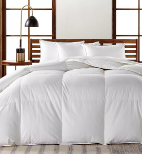 lot 21 image: Macys Hotel Collection Goose Down Hypoallergenic FullQueen Size Comforter