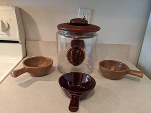 lot 83 image: Rare Vintage Cookie Jar & Stoneware Soup Bowls Bowls Collection