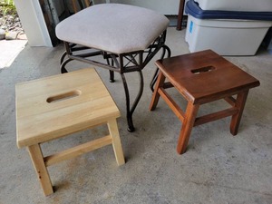 lot 16 image: Spectacular Stool Collections-2 Step Stools, 1 Vanity Stool