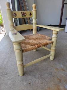 lot 17 image: Hand-Made, Hand-Painted 77 Year Old Antique Childs Chair- 11.5 x 16.5 x 20