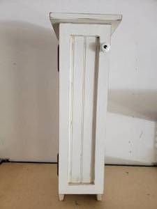 lot 18 image: Vintage Shabby Chic Side Cabinet- 9 x 8.5 x 21.5