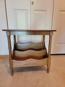lot 47 image: Vintage Wooden TableMagazine Rack 20x13x31