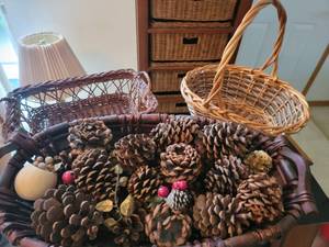 lot 66 image: Pinecone & Basket Collection