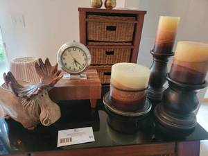 lot 69 image: Assorted Decor Collection