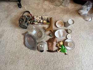 lot 87 image: Mid-Century Assorted Home Decor Collection