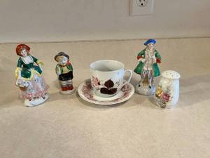 lot 89 image: Assorted Knick Knack Collection