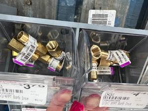 6 TRAY BIN ASSORTED BRASS FITTINGS