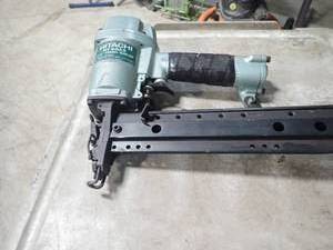 Hitachi NT65A2 Nail Gun