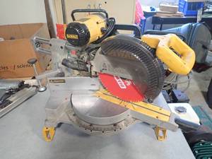 Dewalt GW708 Compound Miter Saw