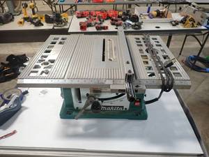 Makita model 2708 Table Saw