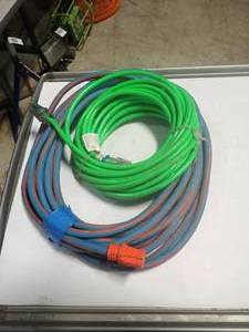 Lot of 2 extension cords