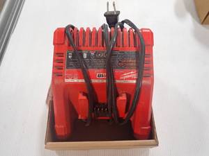 Milwaukee M18 Battery Charger