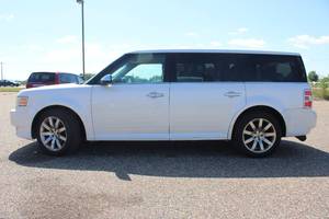 lot 19T image: 2011 Ford Flex Limited