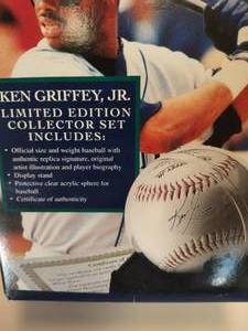 lot 25 image: Vintage All Star Heroes Ken Griffey Jr & Harmon Killibrew Hall of Fame Collection