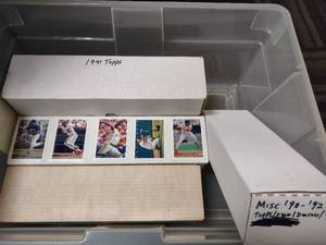 lot 30 image: 1985 Topps Baseball Set (Puckett Rookie) 1991 Topps Complete Set 1993 Upper Deck Complete Set Plus Soo Much More