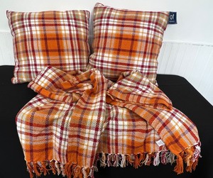 Coordinating NEW Decorative Throw Pillows and Soft Throw Blanket