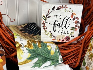 Delightful Holiday Decorative Items