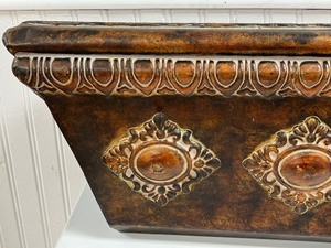 Decorative Metallic Finish Light Weight Metal Shelf