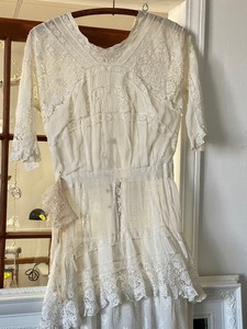 Lovely and Delicate Vintage Lace Dress