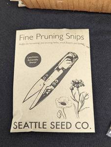 Seattle Seed Pruning Shears and Seed Saver Packs