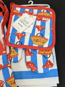 New Aprons and PotholderTowel Set