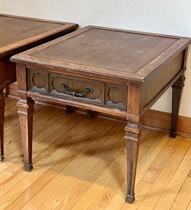 lot 46 image: Pair of Vintage SideAccent Tables