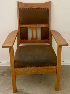 lot 77A image: Vintage Arts and Crafts Style Wooden Chair