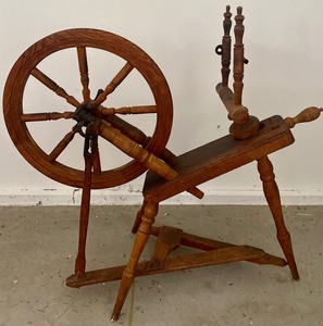 lot 82 image: Vintage Spinning Wheel