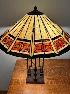 lot 7A image: Arts and Crafts Style Stained Glass Table Lamp